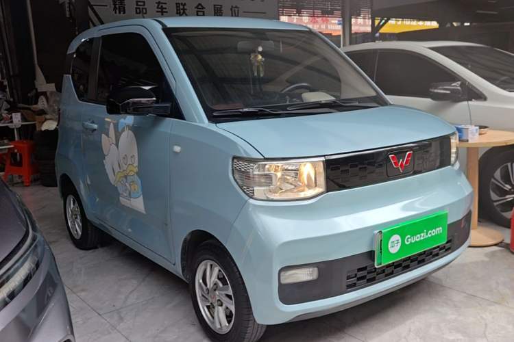 Used Wuling Hongguang MINIEV 2020 Enjoyment Model Lithium Iron Phosphate Front Right 45 Deg