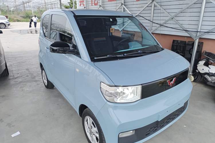Used Wuling Hongguang MINIEV 2020 Freedom Version Lithium Iron Phosphate Front Right 45 Deg