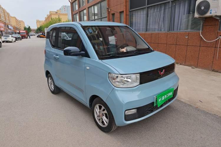 Used Wuling Hongguang MINIEV 2020 Freedom Version Lithium Iron Phosphate Front Right 45 Deg