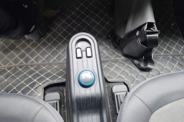 Used Wuling Hongguang MINIEV 2020 Enjoyment Model Lithium Iron Phosphate Gear Lever