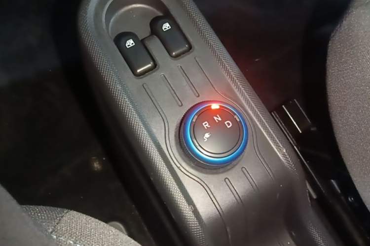 Used Wuling Hongguang MINIEV 2020 Freedom Version Lithium Iron Phosphate Gear Lever