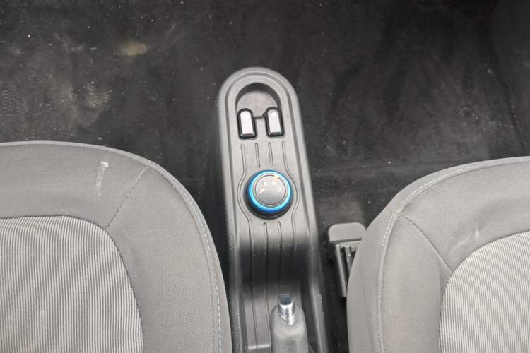 Used Wuling Hongguang MINIEV 2020 Enjoyment Model Lithium Iron Phosphate Gear Lever