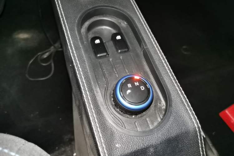 Used Wuling Hongguang MINIEV 2020 Enjoyment Model Lithium Iron Phosphate Gear Lever