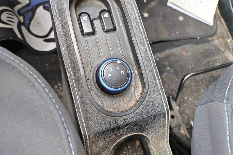Used Wuling Hongguang MINIEV 2020 Zizai Version Lithium-NMC Gear Lever
