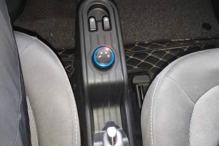 Used Wuling Hongguang MINIEV 2020 Enjoyment Model Lithium Iron Phosphate Gear Lever