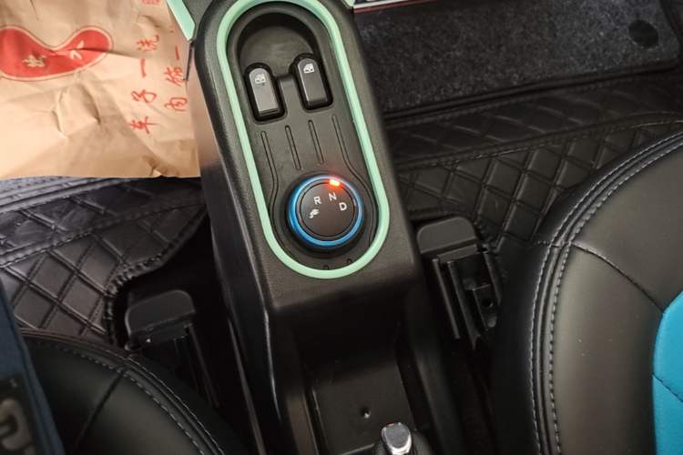 Used Wuling Hongguang MINIEV 2020 Freedom Version Lithium Iron Phosphate Gear Lever