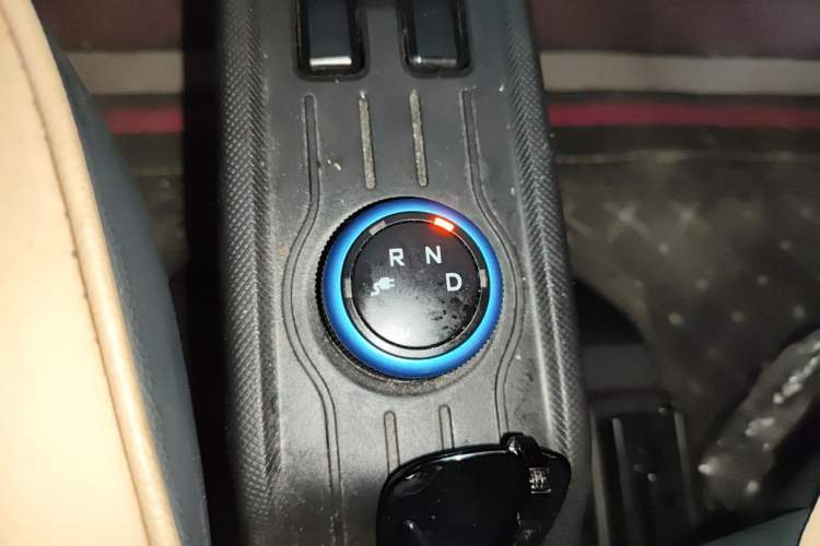 Used Wuling Hongguang MINIEV 2020 Easy Version Lithium-Ion Battery Gear Lever