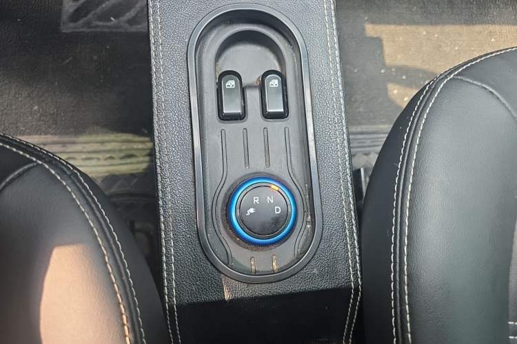 Used Wuling Hongguang MINIEV 2020 Enjoyment Model Lithium Iron Phosphate Gear Lever