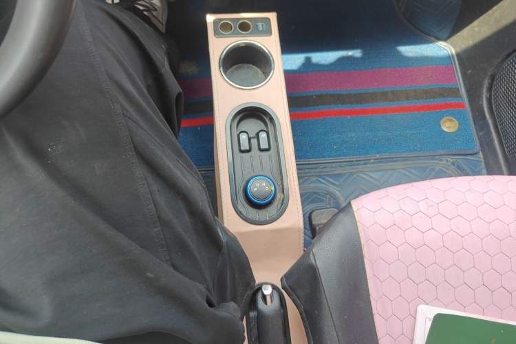 Used Wuling Hongguang MINIEV 2020 Enjoyment Model Lithium Iron Phosphate Gear Lever