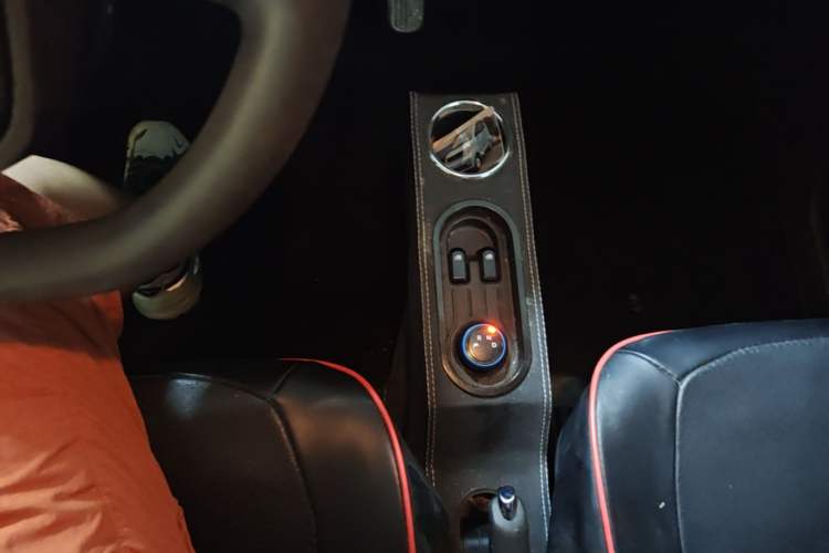 Used Wuling Hongguang MINIEV 2020 Freedom Version Lithium Iron Phosphate Gear Lever
