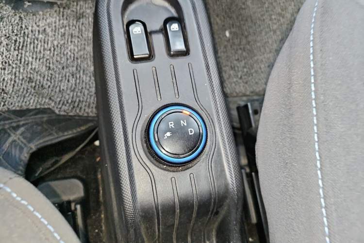 Used Wuling Hongguang MINIEV 2020 Zizai Version Lithium-NMC Gear Lever
