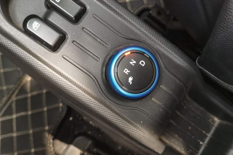 Used Wuling Hongguang MINIEV 2020 Enjoyment Model Lithium Iron Phosphate Gear Lever