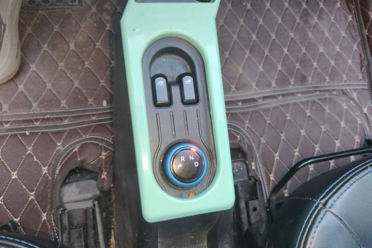 Used Wuling Hongguang MINIEV 2020 Enjoyment Model Lithium Iron Phosphate Gear Lever