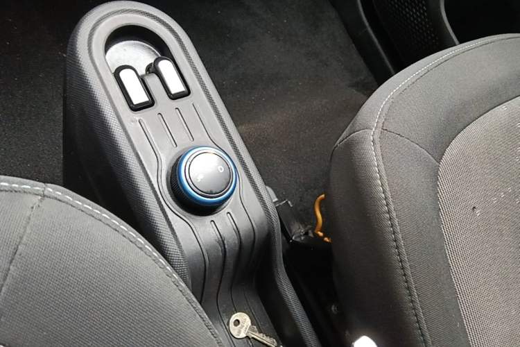 Used Wuling Hongguang MINIEV 2020 Zizai Version Lithium-NMC Gear Lever