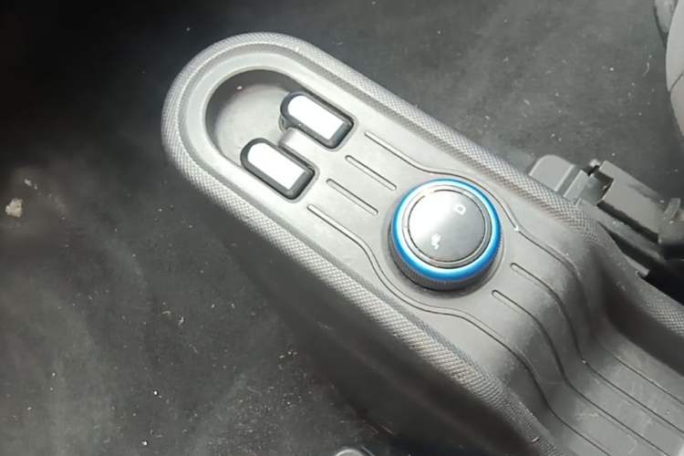 Used Wuling Hongguang MINIEV 2020 Enjoyment Model Lithium Iron Phosphate Gear Lever