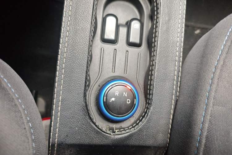 Used Wuling Hongguang MINIEV 2020 Enjoyment Model Lithium Iron Phosphate Gear Lever