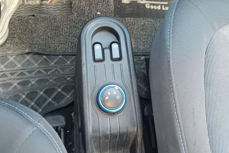 Used Wuling Hongguang MINIEV 2020 Freedom Version Lithium Iron Phosphate Gear Lever