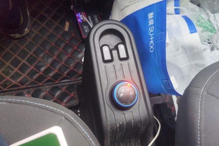 Used Wuling Hongguang MINIEV 2020 Zizai Version Lithium-NMC Gear Lever