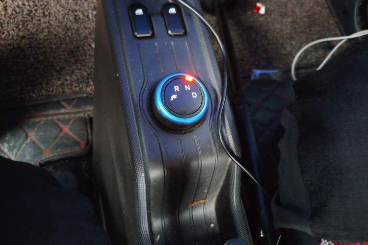 Used Wuling Hongguang MINIEV 2020 Zizai Version Lithium-NMC Gear Lever