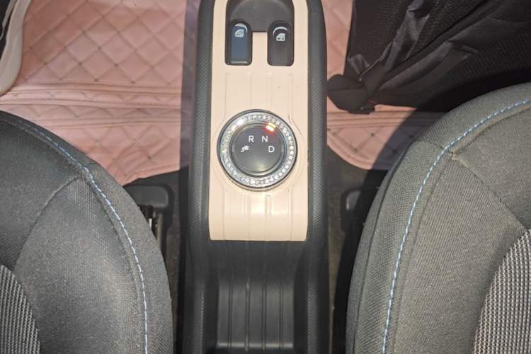 Used Wuling Hongguang MINIEV 2020 Enjoyment Model Lithium Iron Phosphate Gear Lever