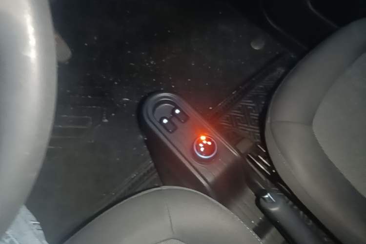 Used Wuling Hongguang MINIEV 2020 Zizai Version Lithium-NMC Gear Lever