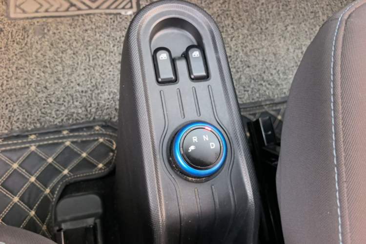 Used Wuling Hongguang MINIEV 2020 Zizai Version Lithium-NMC Gear Lever