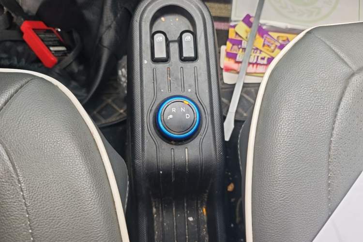 Used Wuling Hongguang MINIEV 2020 Enjoyment Model Lithium Iron Phosphate Gear Lever
