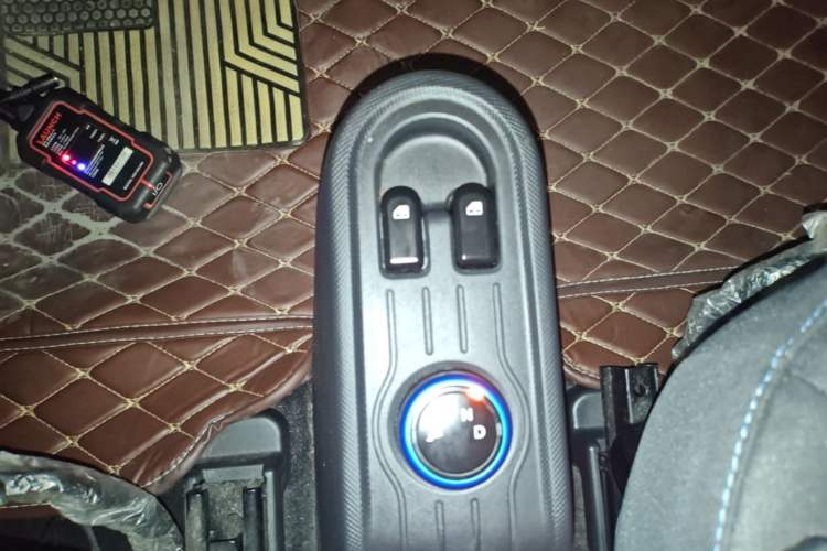 Used Wuling Hongguang MINIEV 2020 Enjoyment Model Lithium Iron Phosphate Gear Lever