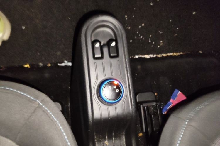 Used Wuling Hongguang MINIEV 2020 Freedom Version Lithium Iron Phosphate Gear Lever