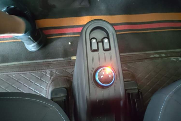 Used Wuling Hongguang MINIEV 2020 Freedom Version Lithium Iron Phosphate Gear Lever