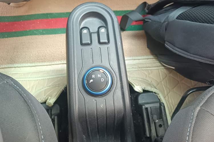 Used Wuling Hongguang MINIEV 2020 Enjoyment Model Lithium Iron Phosphate Gear Lever