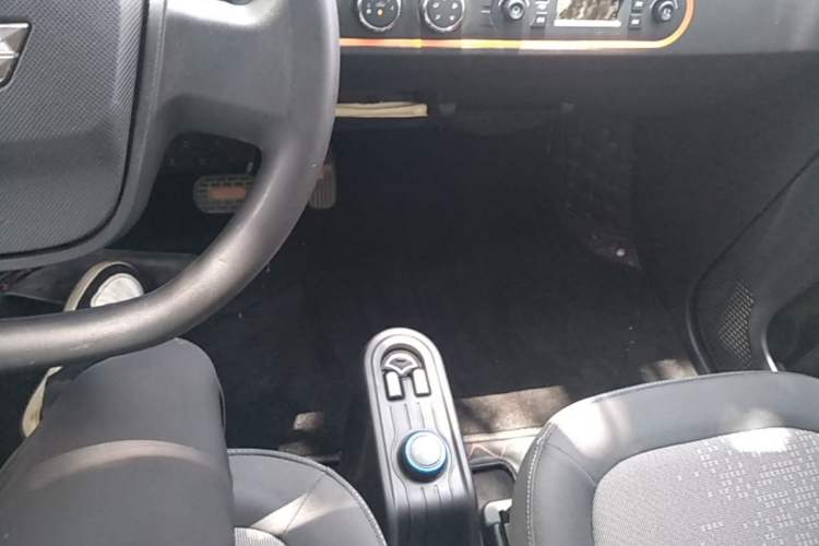 Used Wuling Hongguang MINIEV 2020 Enjoyment Model Lithium Iron Phosphate Gear Lever