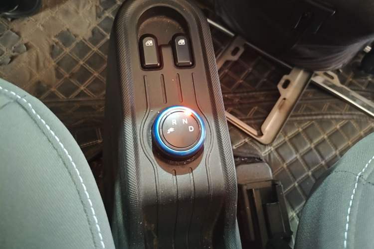 Used Wuling Hongguang MINIEV 2020 Freedom Version Lithium Iron Phosphate Gear Lever