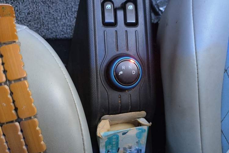 Used Wuling Hongguang MINIEV 2020 Zizai Version Lithium-NMC Gear Lever