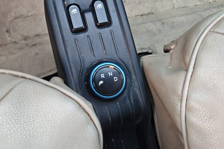 Used Wuling Hongguang MINIEV 2020 Enjoyment Model Lithium Iron Phosphate Gear Lever
