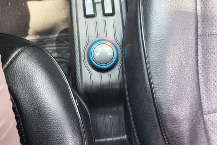 Used Wuling Hongguang MINIEV 2020 Enjoyment Model Lithium Iron Phosphate Gear Lever