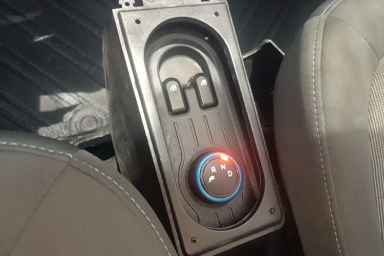 Used Wuling Hongguang MINIEV 2020 Zizai Version Lithium-NMC Gear Lever