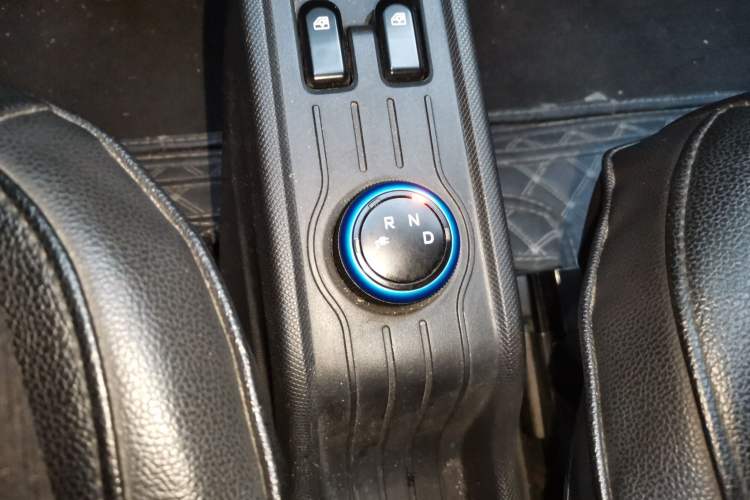 Used Wuling Hongguang MINIEV 2020 Enjoy Edition Lithium-Ion Battery Gear Lever