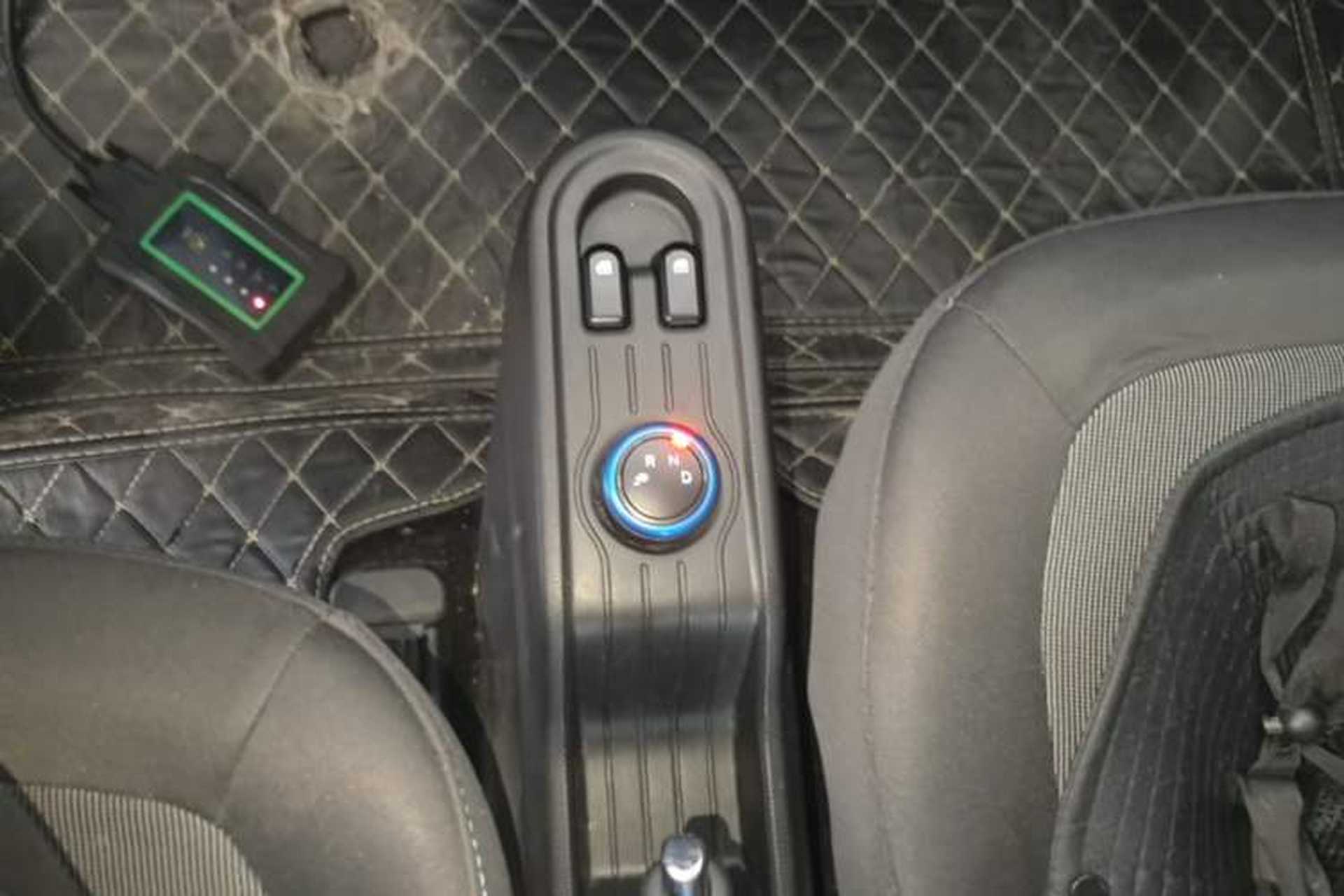 Used Wuling Hongguang MINIEV 2020 Easy Version Lithium-Ion Battery Gear Lever