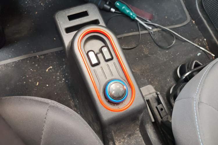 Used Wuling Hongguang MINIEV 2020 Enjoyment Model Lithium Iron Phosphate Gear Lever