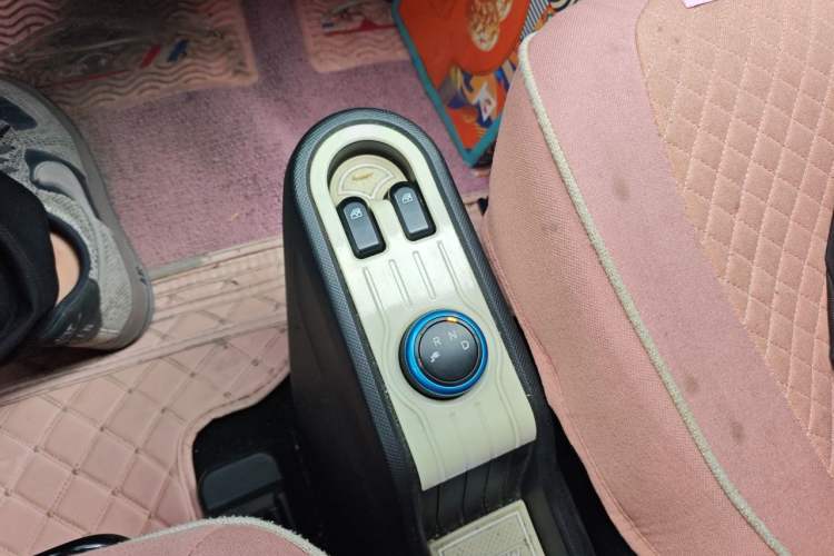 Used Wuling Hongguang MINIEV 2020 Enjoyment Model Lithium Iron Phosphate Gear Lever