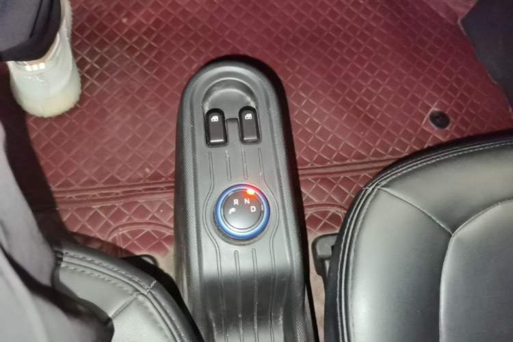 Used Wuling Hongguang MINIEV 2020 Enjoyment Model Lithium Iron Phosphate Gear Lever