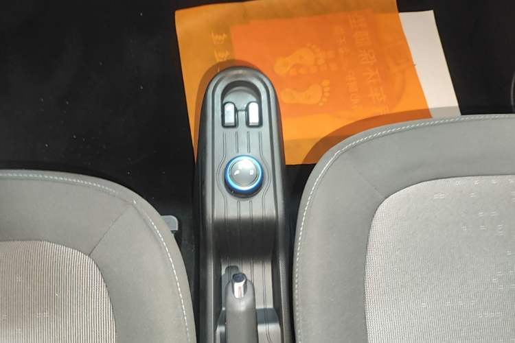 Used Wuling Hongguang MINIEV 2020 Enjoy Edition Lithium-Ion Battery Gear Lever
