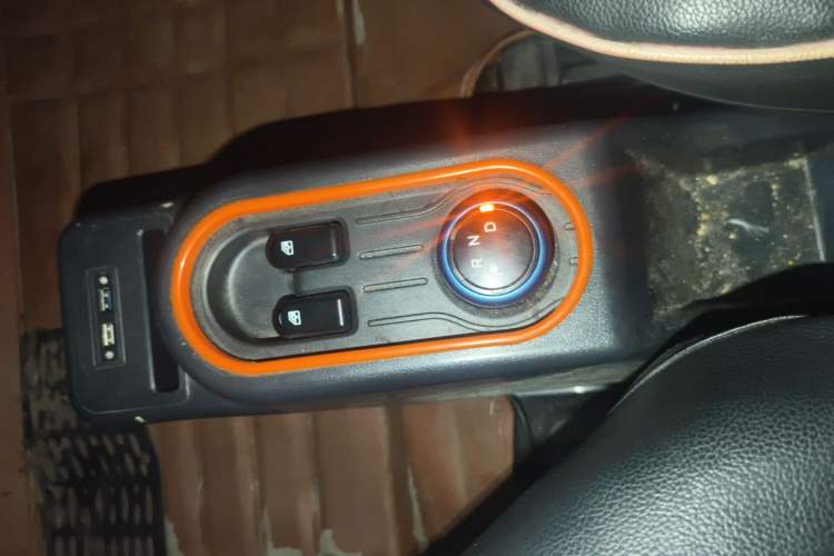 Used Wuling Hongguang MINIEV 2020 Enjoy Edition Lithium-Ion Battery Gear Lever