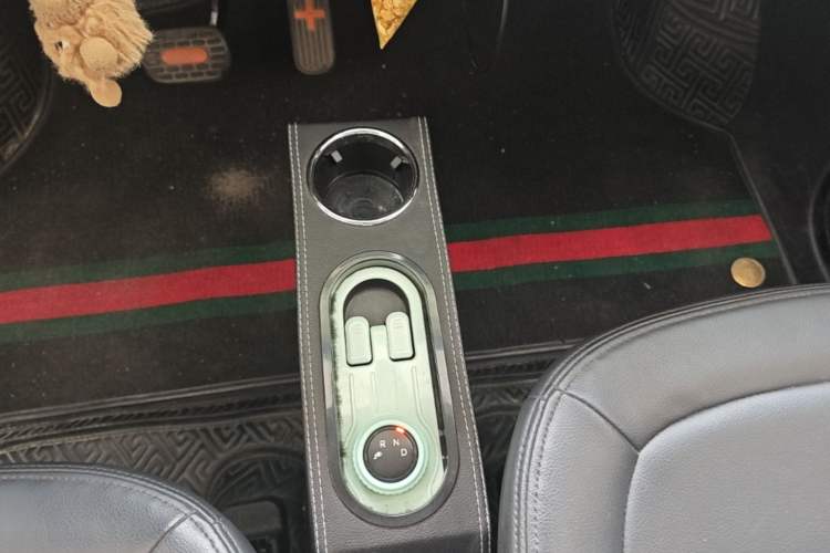 Used Wuling Hongguang MINIEV 2020 Enjoyment Model Lithium Iron Phosphate Gear Lever