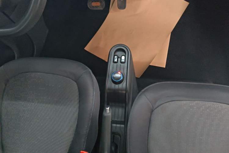 Used Wuling Hongguang MINIEV 2020 Enjoyment Model Lithium Iron Phosphate Gear Lever