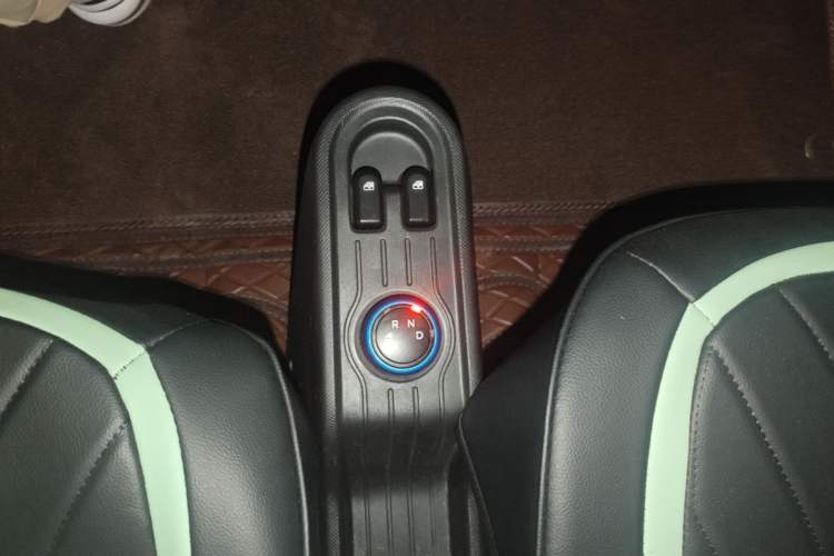 Used Wuling Hongguang MINIEV 2020 Freedom Version Lithium Iron Phosphate Gear Lever
