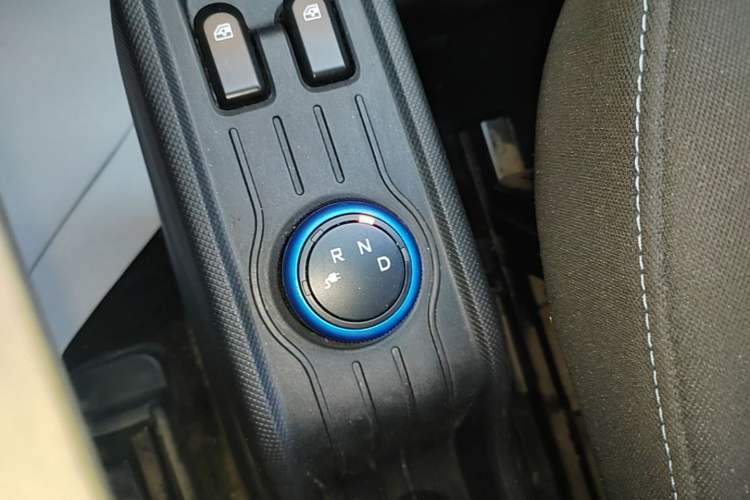 Used Wuling Hongguang MINIEV 2020 Zizai Version Lithium-NMC Gear Lever