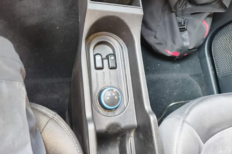 Used Wuling Hongguang MINIEV 2020 Freedom Version Lithium Iron Phosphate Gear Lever