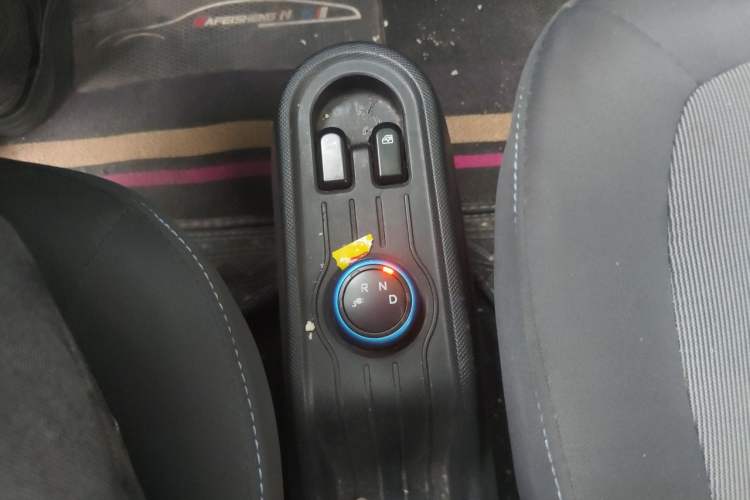 Used Wuling Hongguang MINIEV 2020 Enjoyment Model Lithium Iron Phosphate Gear Lever